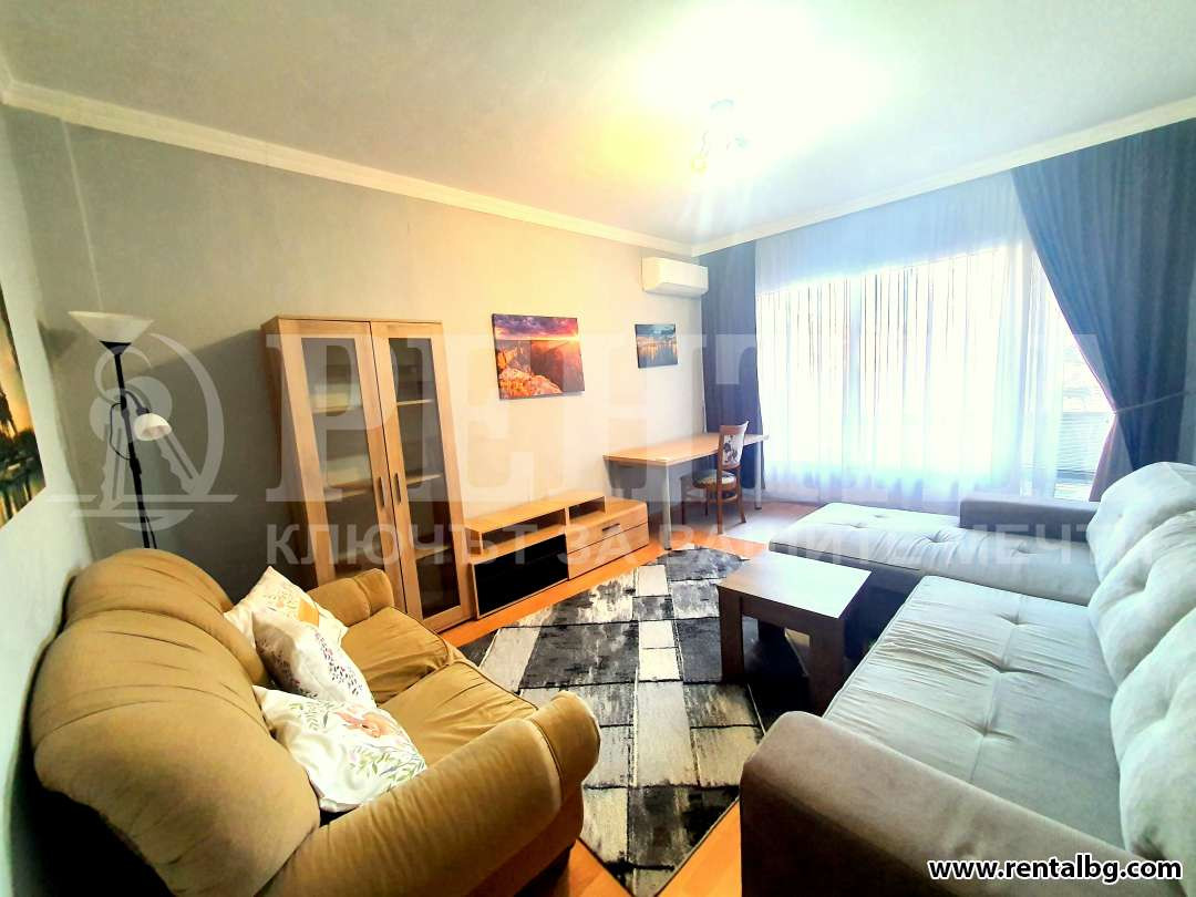 Просторен апартамент в Тракия 1 3