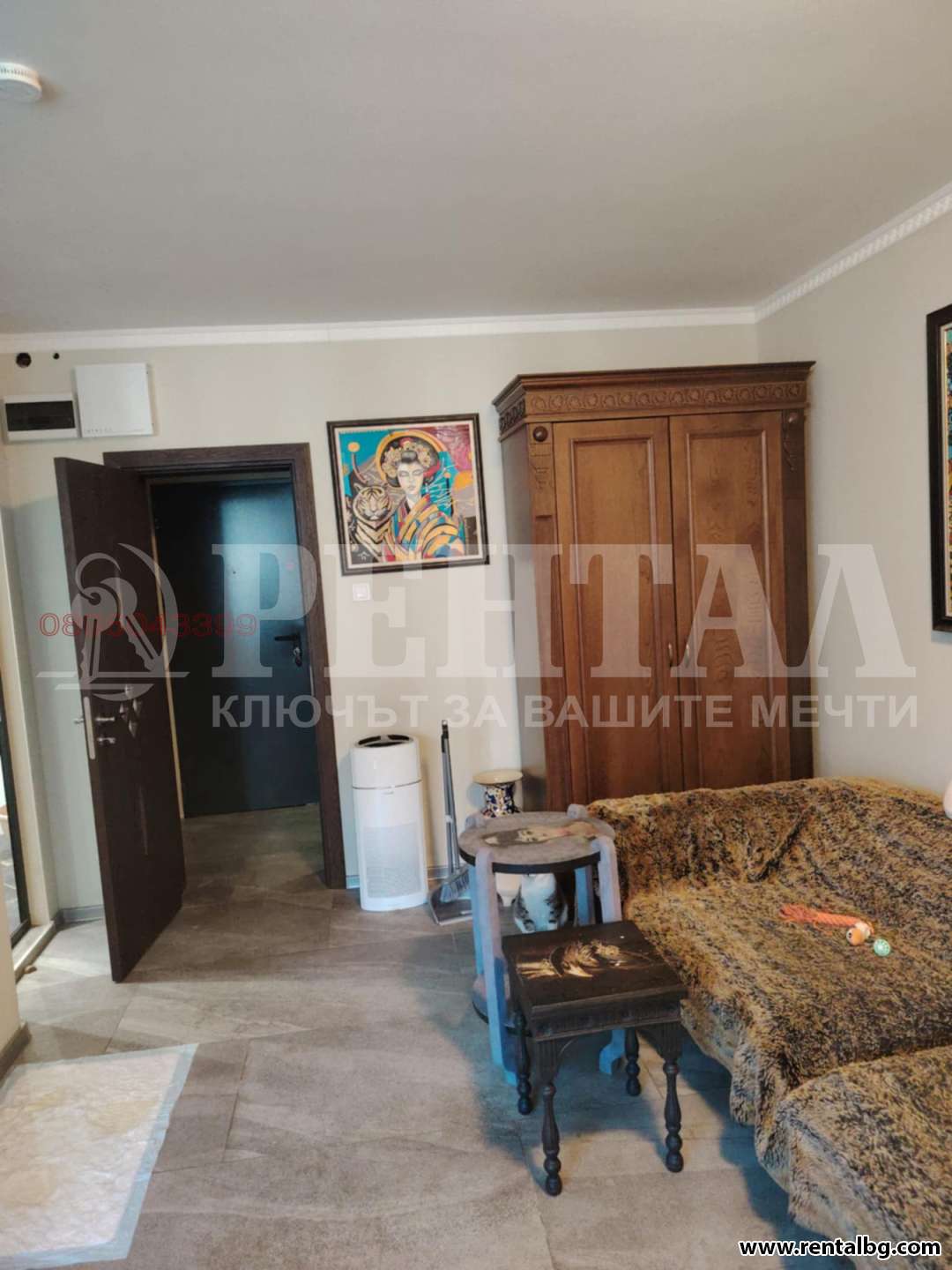 Просторен апартамент в Смирненски 3 7