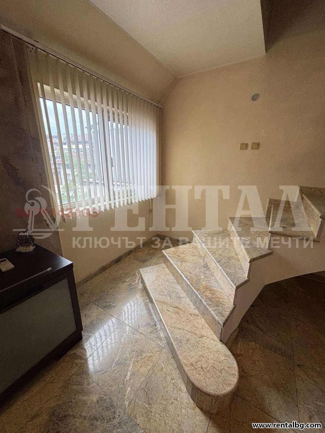 Просторен апартамент в Прослав 5 15