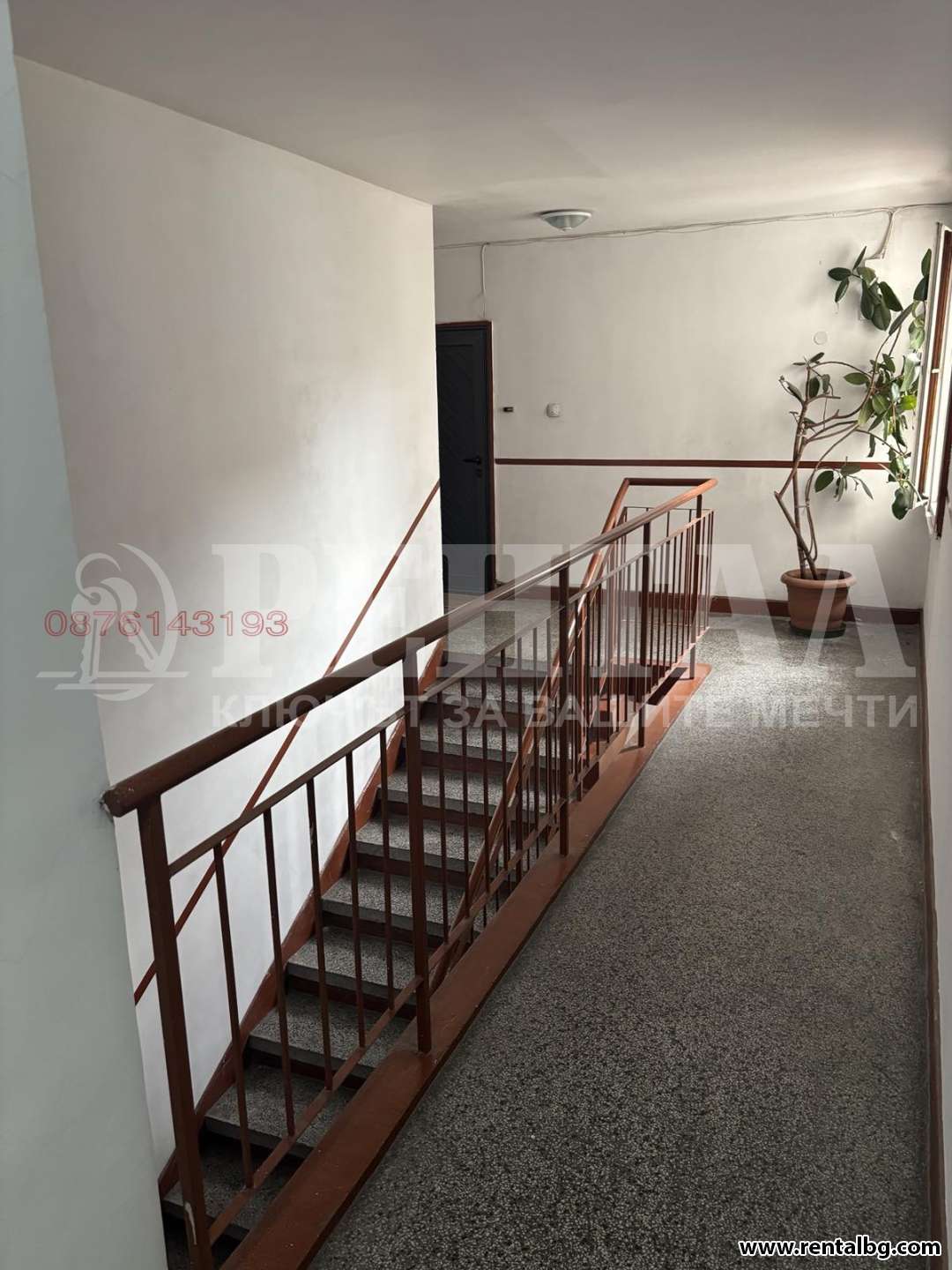 Просторен апартамент в Прослав 5 6