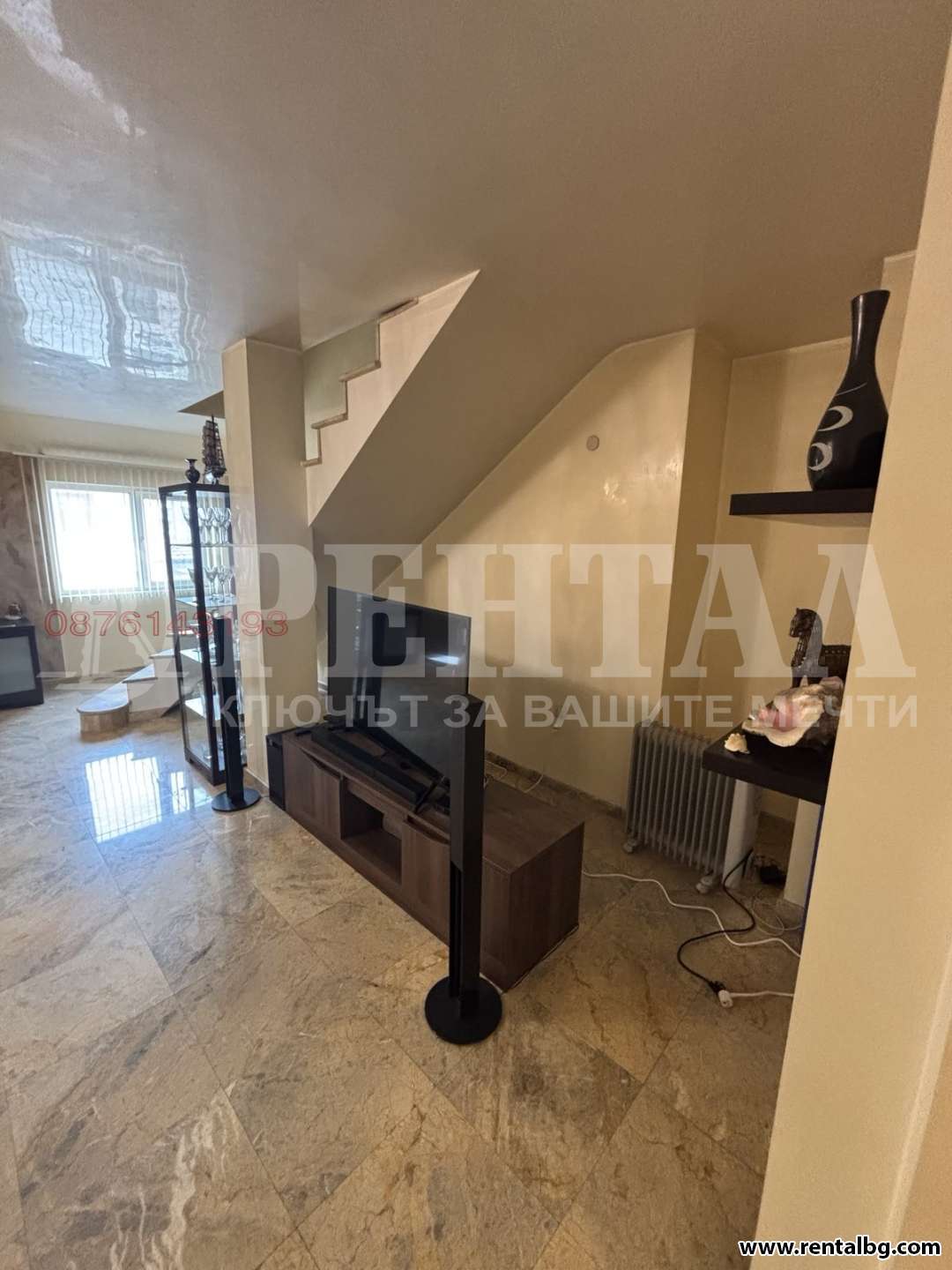 Просторен апартамент в Прослав 5 7